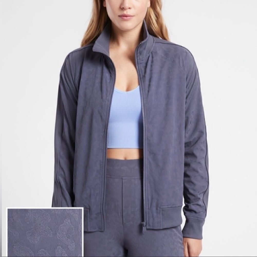 New $139 women’s Athleta Brooklyn Bomber Leopard Jacquard Zipper Track Jacket 3X